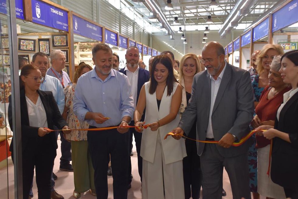 La Feria de Artesanía de la Diputación abre su XXXVIII edición con la novedad de talleres participativos para todos los públicos