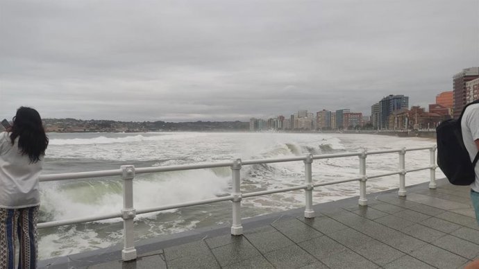 Oleaje en Gijón