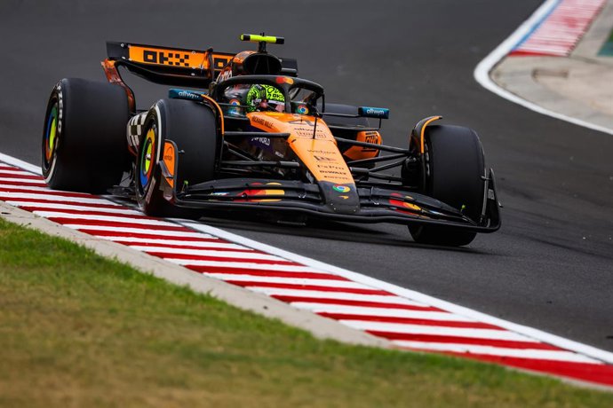 04 NORRIS Lando (gbr), McLaren F1 Team MCL39, action during the 2025 Formula 1 Lenovo Hungarian Grand Prix, 14th round of the 2025 FIA Formula One World Championship from August 1 to 3, 2025 on the Hungaroring, in Mogyorod, Hungary - Photo Florent Gooden 