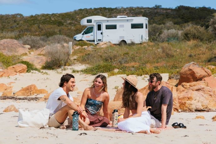 Más allá de la Acrópolis: tres rutas desde Atenas para despedir el verano