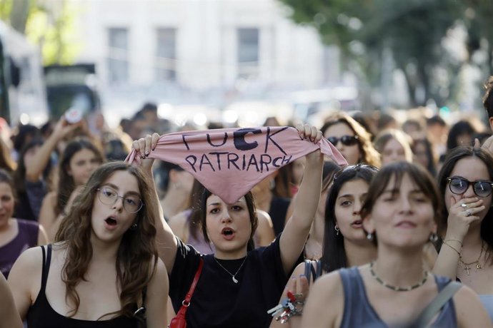 Archivo - Concentración feminista en Roma, Italia