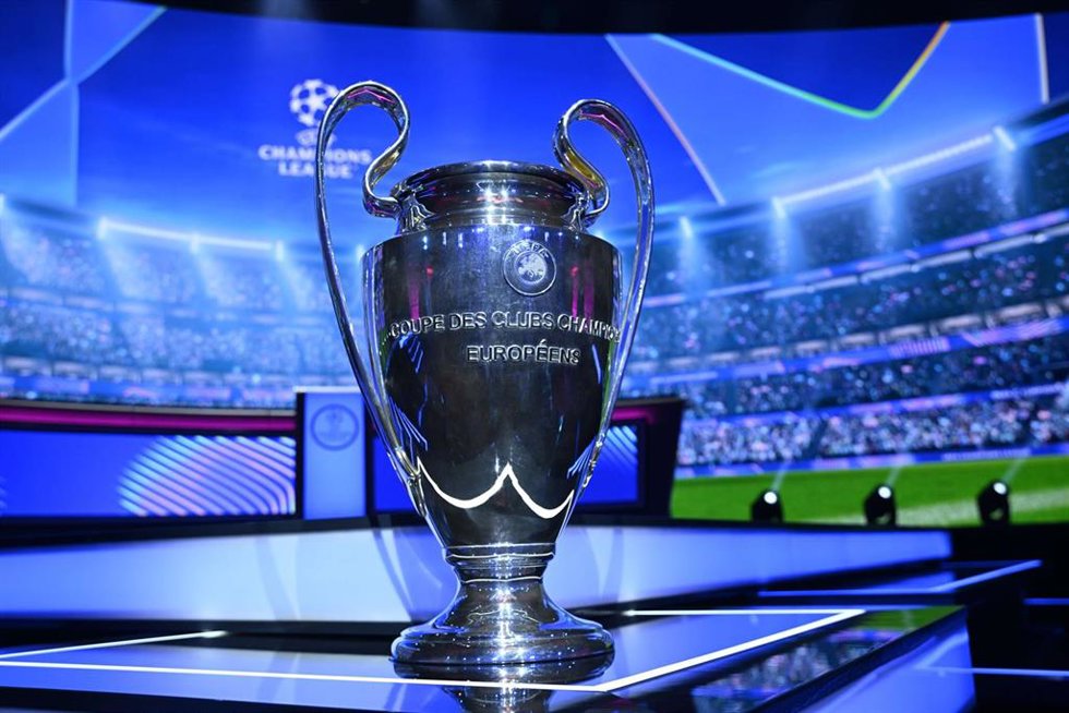 Imagen del trofeo de la Liga de Campeones durante el sorteo de la fase de liga 25-26