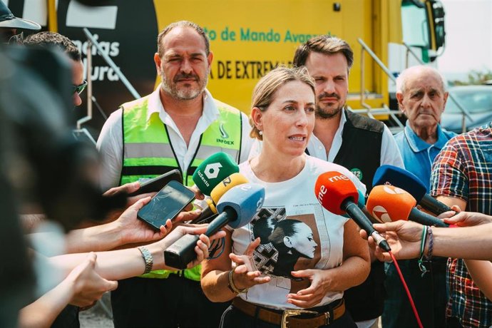 Imagen de archivo de la presidenta de la Junta de Extremadura, María Guardiola, tras una reunión del Cecopi con motivo de los incendios en la región