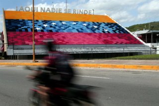 Exhibición de la bandera de Venezuela en Carabobo