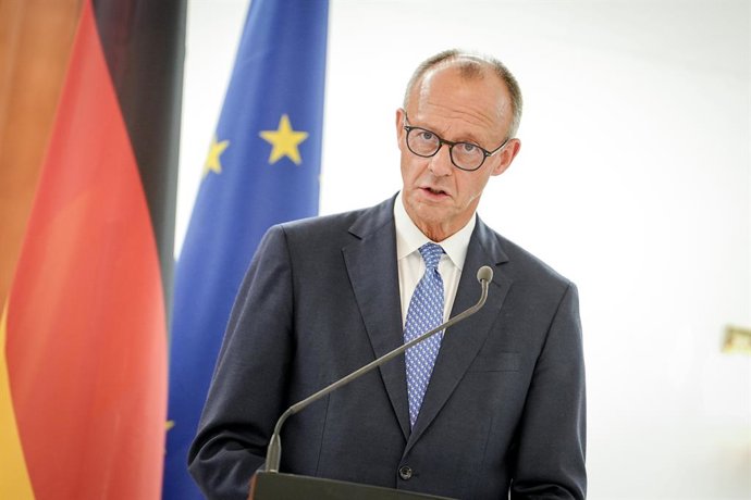 27 August 2025, Moldova, Chisinau: German Chancellor Friedrich Merz speaks during a press conference at the presidential palace, on the occasion is the 34th Independence Day of the former Soviet republic. Photo: Kay Nietfeld/dpa