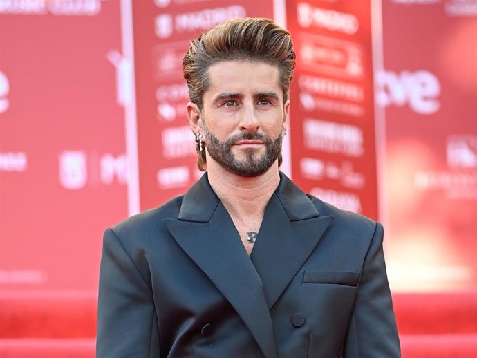 Archivo - Pelayo Díaz posa en la alfombra roja de la II edición de los Premios Academia de la Moda Española que tiene lugar en la Biblioteca Nacional de España, a 17 de julio de 2025, en Madrid (España).