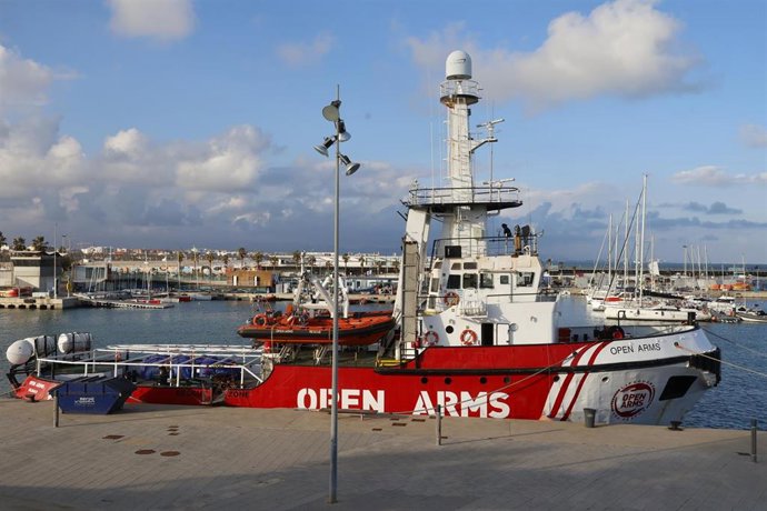 Archivo - El barco Open Arms en el Puerto de Valencia.