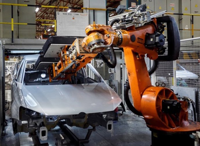 UGT FICA pide una descarbonización "justa y ordenada" y respalda flexibilizar las emisiones de CO2.