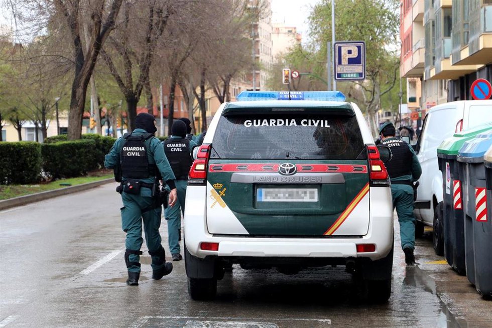 Archivo - Un vehículo de la Guardia Civil.