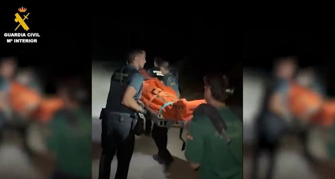 La Guardia Civil rescata a un menor tras caerse por un precipicio de diez metros de altura en Valdilecha