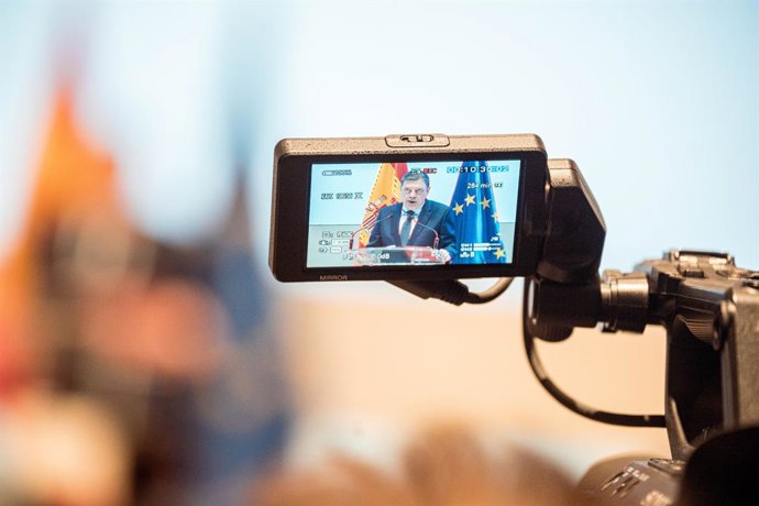 Archivo - El ministro de Agricultura, Pesca y Alimentación, Luis Planas, ofrece una rueda de prensa tras una reunión con los consejeros de Pesca de las comunidades autónomas del Mediterráneo, en la sede del Ministerio, a 15 de enero de 2025, en Madrid (Es
