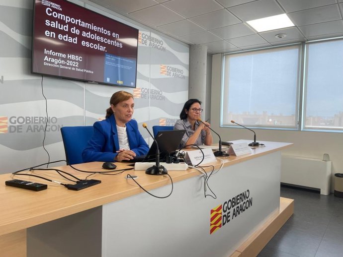 La directora general de Salud Pública del Gobierno de Aragón, Nuria Gayán, y la jefa de servicio de Planificación, Determinantes y Promoción de la Salud, Mercedes Febrel.