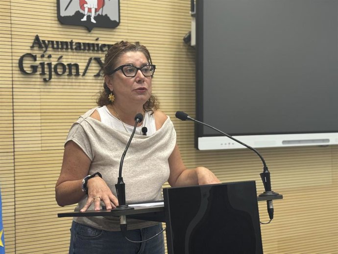 La portavoz de Grupo Municipal Socialista de Gijón, Carmen Eva Pérez Ordieres.