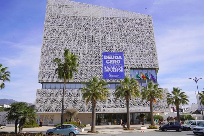 Fachada del Ayuntamiento de Estepona.