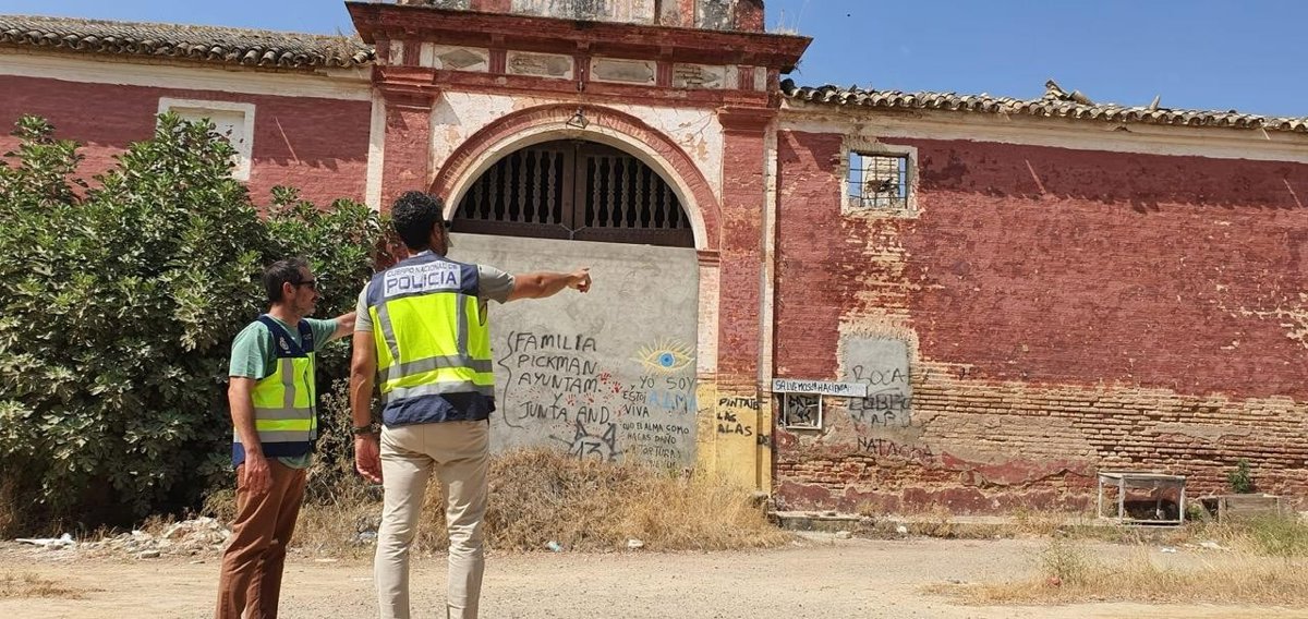 Dos detenidos por verter amianto en una finca de Dos Hermanas (Sevilla)catalogada como BIC por la Junta