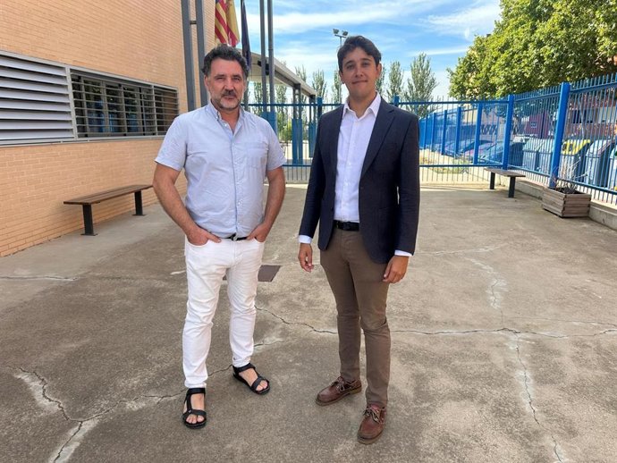 Los concejales del grupo municipal del PSOE en el Ayuntamiento de Zaragoza, Guillermo Ortiz, y Paco Galán