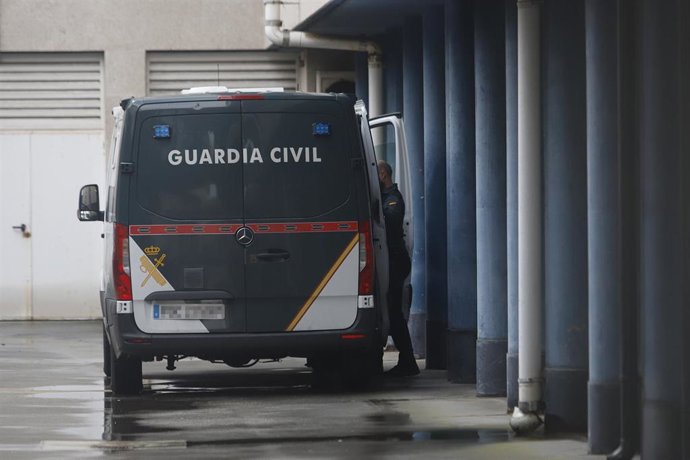 Archivo - Un furgón de la Guardia Civil en una imagen de archivo.