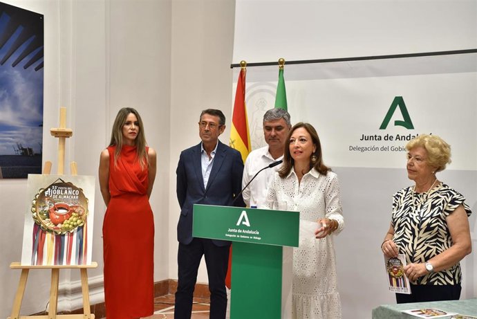 Patricia Navarro ha participado en la presentación de la fiesta con el alcalde, Antonio Yuste; el delegado territorial de Agricultura, Pesca, Agua y Desarrollo rural, Fernando Fernández Tapia-Ruano; y la diputada provincial Sandra Extremera.
