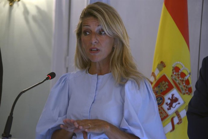 La vicepresidenta segunda y ministra de Trabajo y Economía Social, Yolanda Díaz, en Ourense, donde se ha reunido con sindicatos de los servicios de extinción de incendios, a 29 de agosto de 2025.
