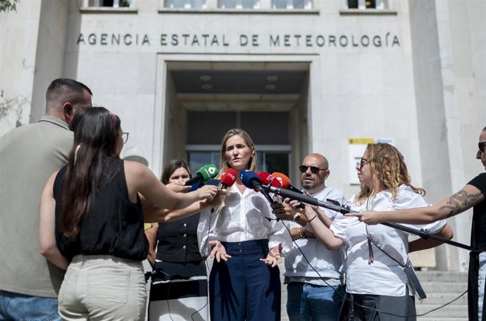 La vicepresidenta del Gobierno y ministra para la Transición Ecológica y el Reto Demográfico, Sara Aagesen, tras su visita a la Aemet.