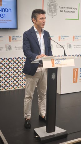 El portavoz del equipo de gobierno local de Granada, Jorge Saavedra
