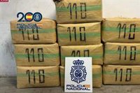 Intervienen más de 400 kilos de hachís en una "narcoguardería" en una vivienda abandonada de Algeciras (Cádiz)