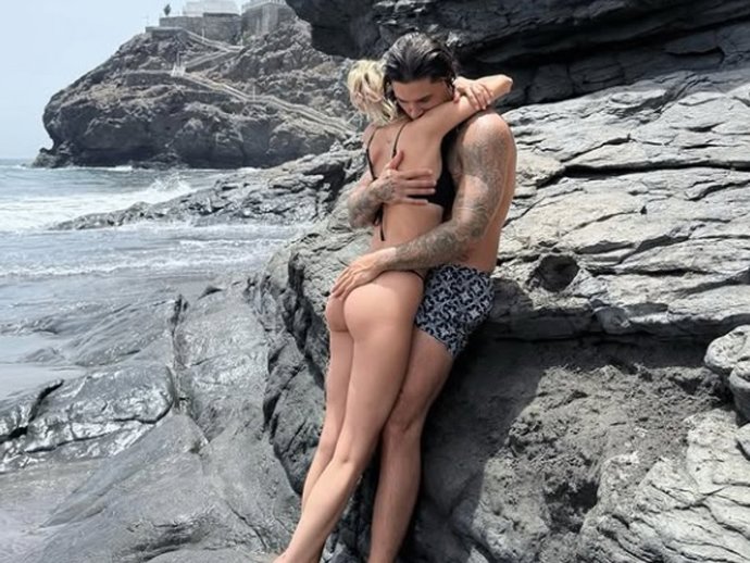 Alejandra Rubio y Carlo Costanzia, más cariñosos que nunca