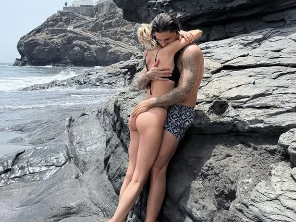 Alejandra Rubio y Carlo Costanzia, más cariñosos que nunca
