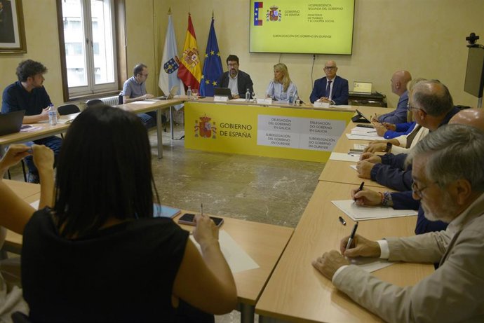 La vicepresidenta segunda y ministra de Trabajo y Economía Social, Yolanda Díaz, se reúne con responsables del sector de la Economía Social, en la subdelegación del Gobierno en Ourense