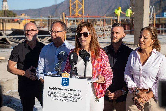 La consejera de Presidencia del Gobierno de Canarias, Lady Barreto, en la presentación del acuerdo para adquirir 16 viviendas en El Paso