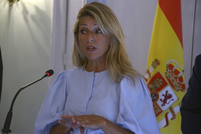 A Segunda Vice-Presidente e Ministra do Trabalho e Economia Social, Yolanda Díaz, reúne-se com líderes do setor de Economia Social, na Subdelegação do Governo em Ourense, em 29 de agosto de 2025, em Ourense, Galícia (Espanha). Durante a reunião