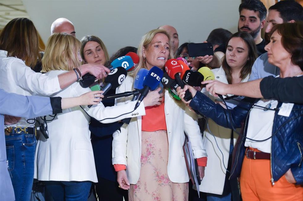 Archivo - La consejera de Economía, Hacienda y Empleo de la Comunidad de Madrid, Rocío Albert, atiende a los medios de comunicación tras el 'Consejo Interterritorial de Internacionalización', en la sede del Ministerio, a 10 de abril de 2025, en Madrid (