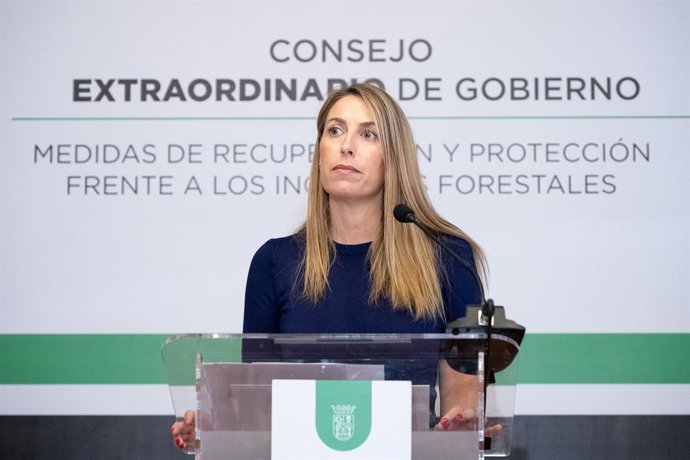 La presidenta de la Junta de Extremadura, María Guardiola, en la rueda de prensa posterior al Consejo de Gobierno extraordinario de Hervás para aprobar medidas frente a los incendios.