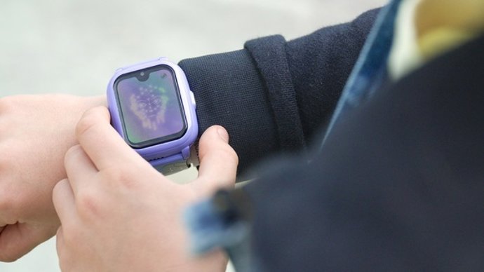 Archivo - Primer reloj inteligente diseñado por niños.