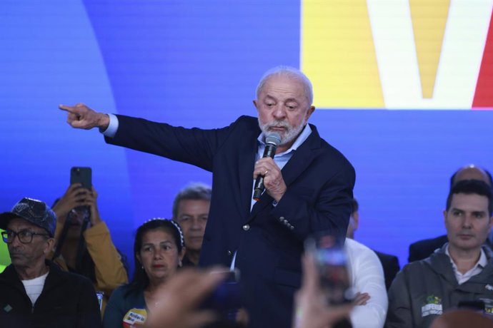 Archivo - Arquivo - 25 de julho de 2025, Osasco, São Paulo, Brasil: Osasco (SP), 25 de julho de 2025 - Lula/SP/Nova Pac/Política - O presidente brasileiro Luiz Inácio Lula da Silva participa de cerimônia de anúncio das novas seleções da Pac 2025 - Perifer