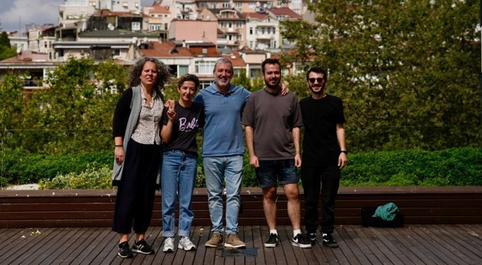 El alcalde de Barcelona Jaume Collboni se ha reunio con activistas LGTBI en Estambul (Turquía)