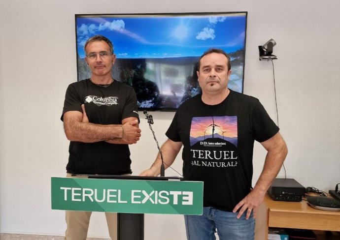 Los miembros del Grupo de Energía del Movimiento Ciudadano Teruel Existe Joaquín Gargallo y Jesús Villamón.