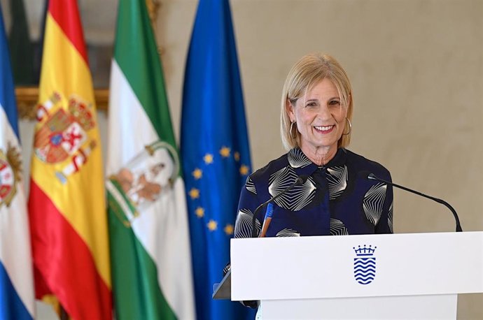 La alcaldesa de Jerez de la Frontera (Cádiz), María José García-Pelayo, en rueda de prensa.
