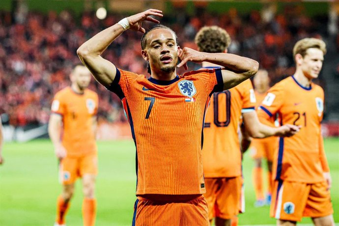 Archivo - Xavi Simons, durante un partido con la selección neerlandesa.