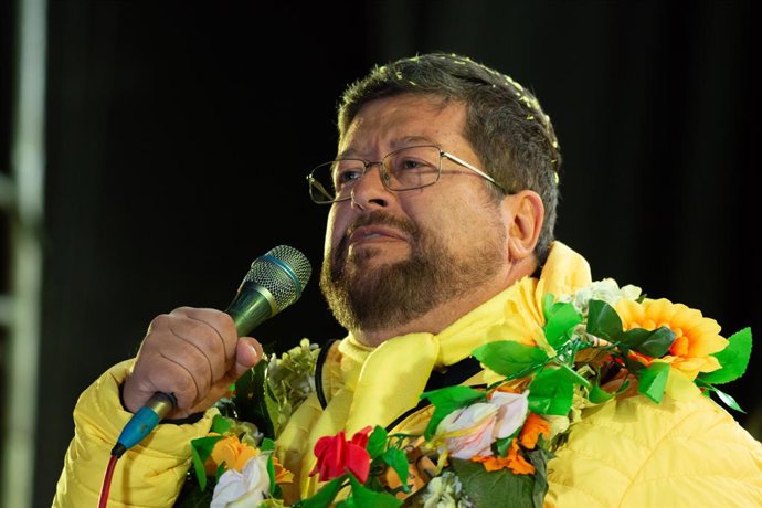 13 de agosto de 2025, Bolívia, El Alto: O candidato presidencial Samuel Doria Medina participa do evento final de sua campanha antes das eleições de 17 de agosto de 2025 na Bolívia, realizadas em meio a uma grave crise econômica e social. Foto: Radoslaw C