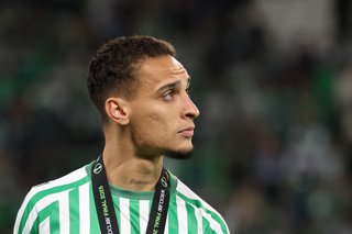 Archivo - May 29, 2025, Wroclaw, Poland: Antony Matheus dos Santos of Real Betis seen after the UEFA Conference League Final 2025 between Real Betis and Chelsea London at Wroclaw Stadium. Final score; Real Betis 1: 4 Chelsea London.