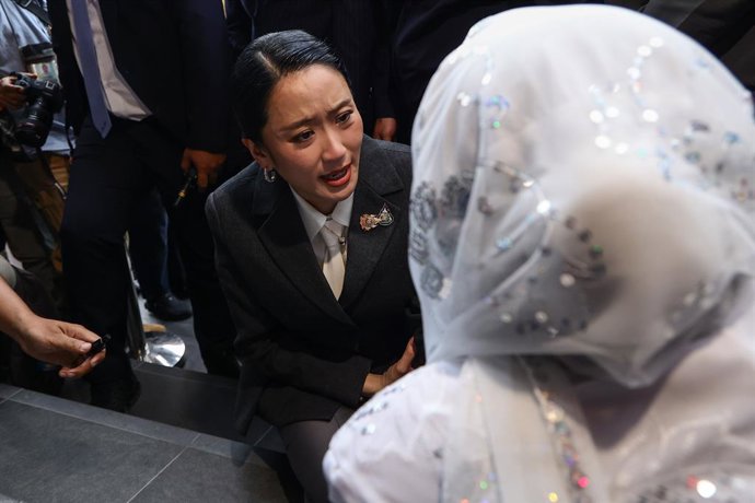 29 de agosto de 2025, Bangkok, Bangkok, Tailândia: Paetongtarn Shinawatra visitou a sede do Partido Pheu Thai para se reunir com seus partidários depois que o Tribunal Constitucional decidiu afastá-la do cargo de primeira-ministra. Apesar do veredicto, mu