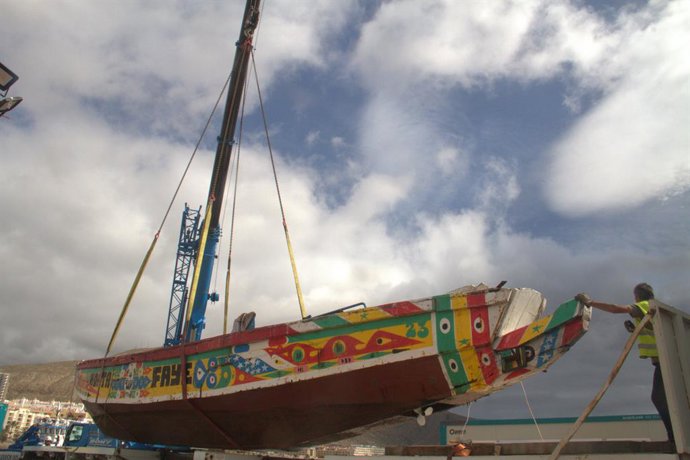 Archivo - February 10, 2024, Tenerife, Spain: The incessant arrival of migrants to the Canary Islands continues. Today a boat with 144 people arrived at the port of Los Cristianos.
