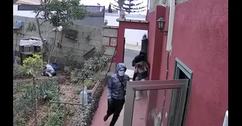 Detenido uno de los dos encapuchados que asaltaron con violencia a una mujer en su casa de Guargacho (Tenerife)