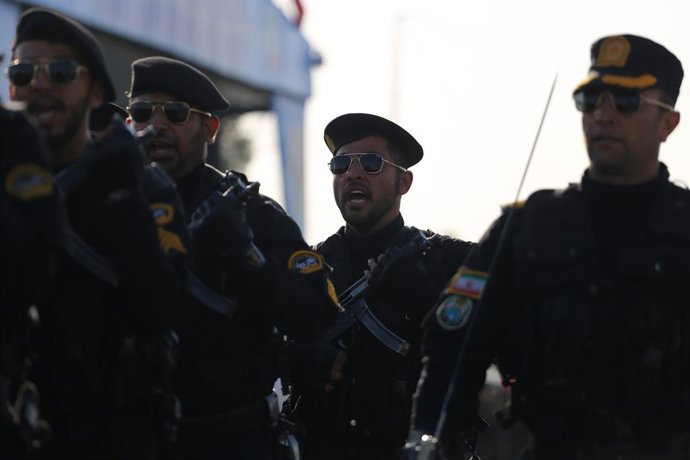 Archivo - September 21, 2024, Tehran, Iran: Iranian Police Special Force Units march during an annual military parade marking the anniversary of the beginning of the war against Iran by former Iraqi Dictator Saddam Hussein 44 years ago, in front of the sh