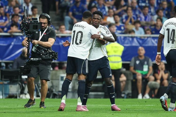 Los jugadores del Real Madrid Vinícius Junior y Kylian Mbappé.