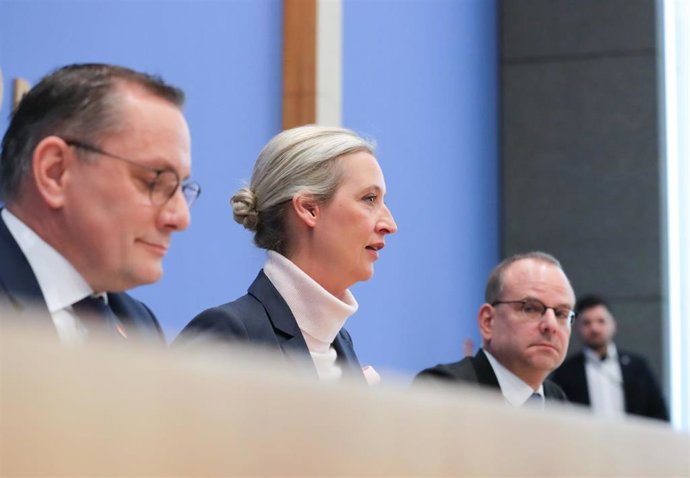 Archivo - La cúpula de Alternativa para Alemania con su líder, Alice Weidel, en el centro de la imagen 