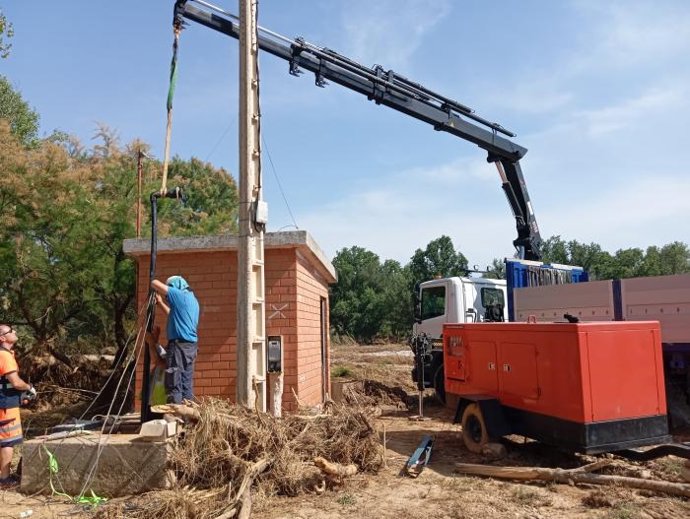 Archivo - Imagen de archivo de los trabajos en Letux, municipio afectado por las inundaciones.