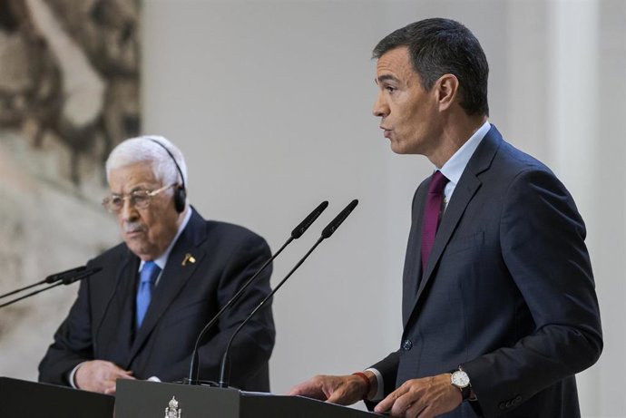 Archivo - Mahmud Abbas y Pedro Sánchez 