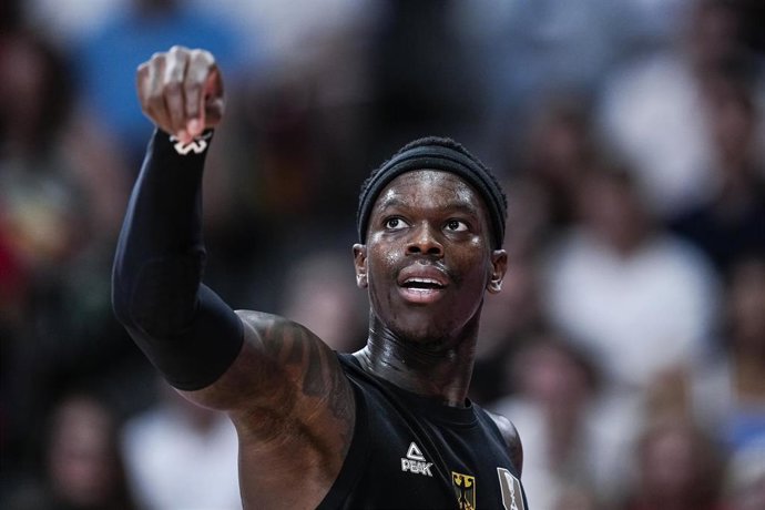 Dennis Schroder durante un partido con la selección alemana de baloncesto